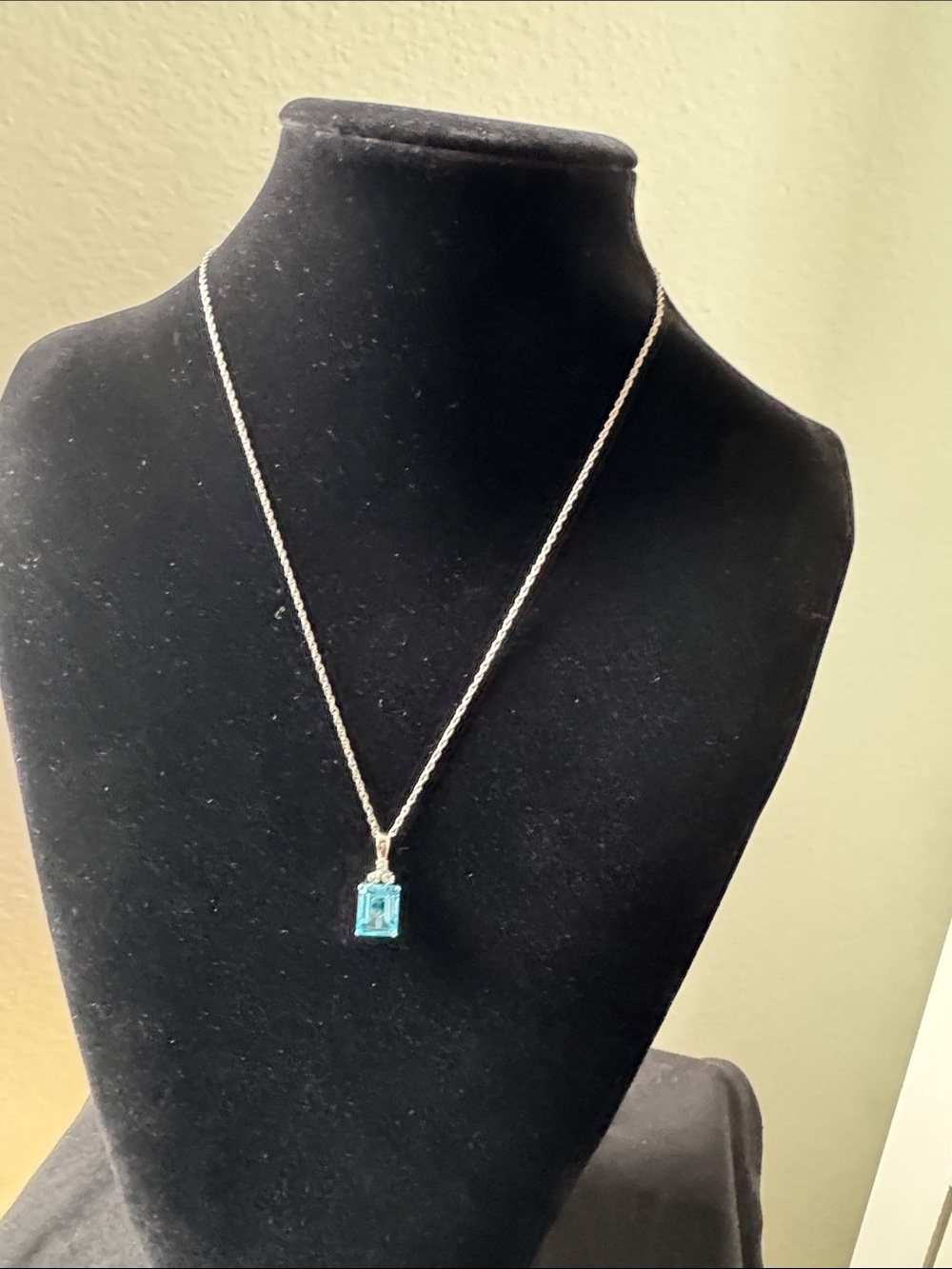 Aquamarine Emerald-Cut Pendant Necklace in Silver 925